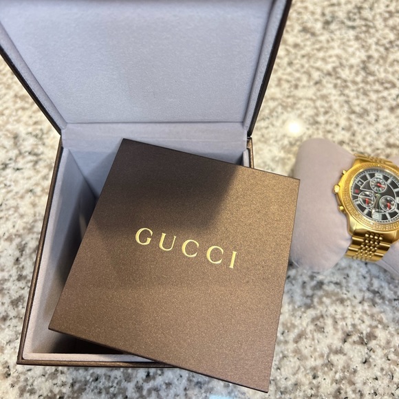 Gucci Watch - Picture 3 of 5